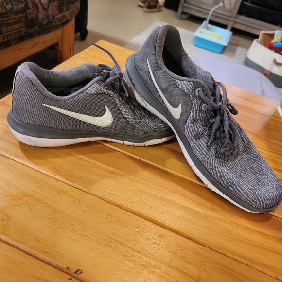 Womens Nike size 10 - Picture 2 of 2